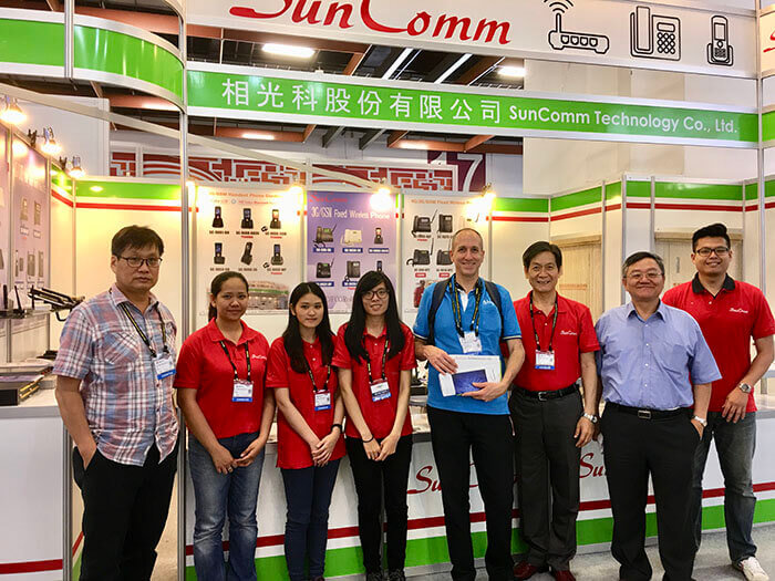 SunComm Exhibition 2G GSM VoIP Terminal / 2G VoIP Gateway 16 SIM 
